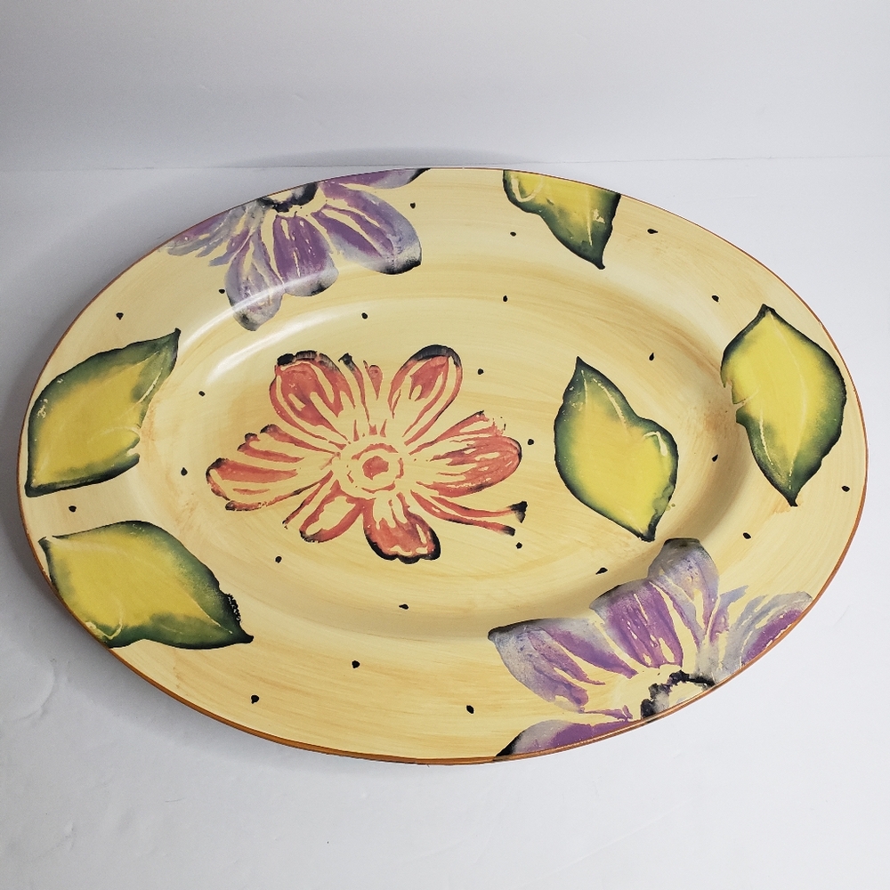 CIC Italy 15" Round Serving Platter". 211